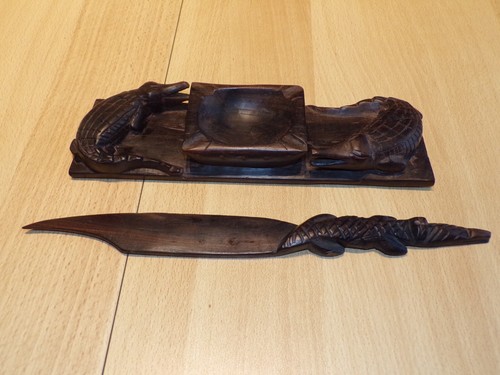 Cendrier bois crocodile - en,