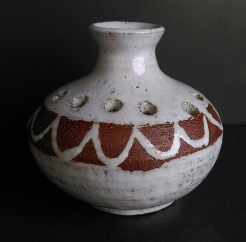 Vase pique fleurs terre - en,