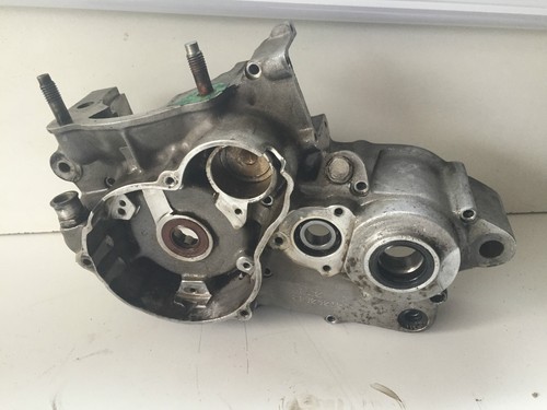 Carter moteur cote gauche - un,