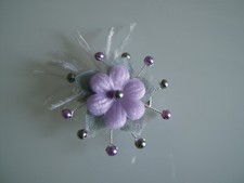 Boutonnière Homme Femme Enfant Broche Mauve Gris Fleur Robe Mariage/Cérémonie