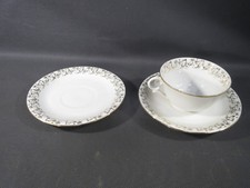 Ancienne tasse et 2 sous tasse en pate de Limoges M&S Berry décor doré