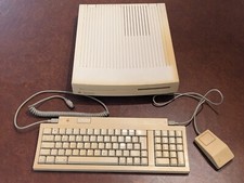 Macintosh LC (1991) + Clavier + souris