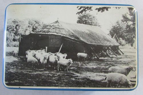 Boîte métallique vide