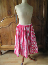 ENSEMBLE JUPE PROVENCALE RAYURES ROUGES ET BLANCHES POUR GROUPE FOLKLORIQUE