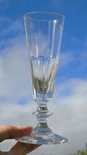 Flûte à champagne en verre taillé modèle Caton XIXe. H 17,1 cm