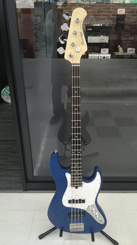 Guitare basse électrique