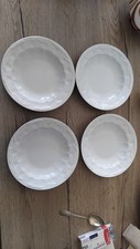 Assiettes blanches relief - blanches, en