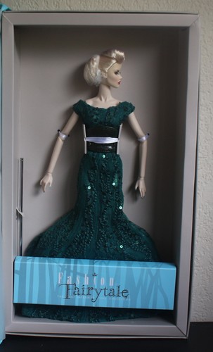 Fashion royalty veronique sea - royalty,
