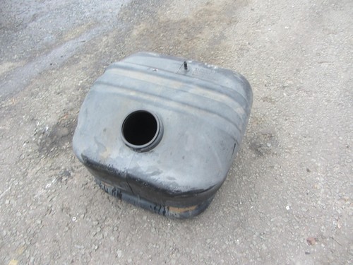 Réservoir plastique carburant