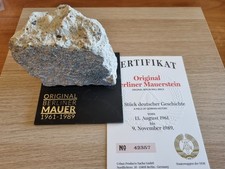 Très grande pièce originale de 9 cm du MUR BERLIN sur présentoir Perspex +...