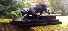 Régule animalier Panthère sur socle en marbre, époque Art Déco 1930