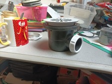 bonde de douche neuve diametre 80 sortie 40 mm hauteur 80 mm.jamais servi 