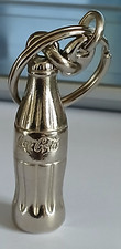 porte clés publicitaire métal: Bouteille de COCA COLA 45 x 10 mm - 35gr