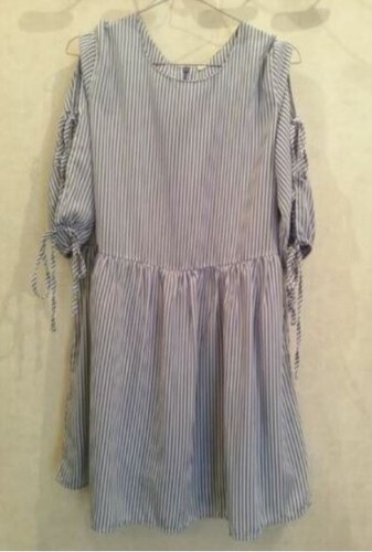Robe bleue rayée manches