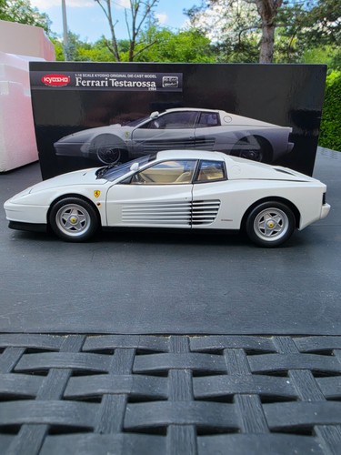 Kyosho ferrari testarossa - 1/18,