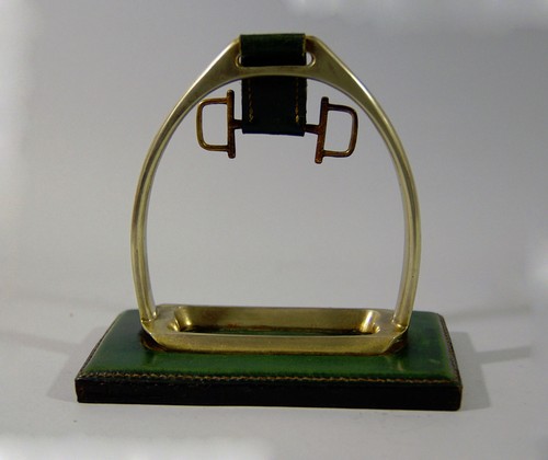 Ancien presentoir cuir - presentoir,