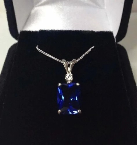 Collier pendentif saphir