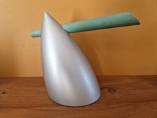 Philippe Starck Bouilloire modèle Hot Bertaa pour Alessi Design 1980 80 loft