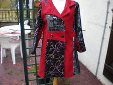 un manteau en lainage femme désignal rouge et noir en taille44