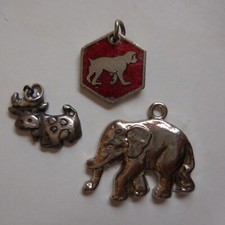 3 pendentifs animaux éléphant vache chat chien bijou accessoire vintage N4137