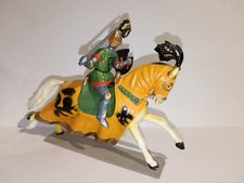 STARLUX moyen age (ref 6119) seigneur combattant cheval robe