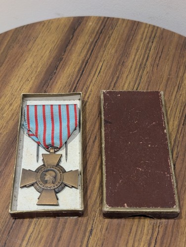 Médaille croix combattant - croix,