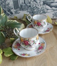 2 ANCIENNES TASSES A CAFE THE