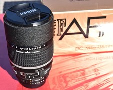 Objectif télé NIKON AF NIKKOR 135 mm F 2.0 DC - Defocus Control- Full Frame