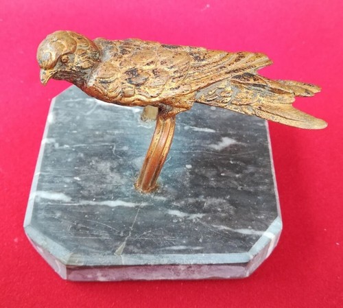 Oiseau bronze doré - , socle