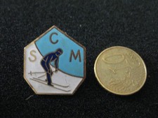 BROCHE BOUTONNIERE BADGE EMAILLE " SCM "  SKI
