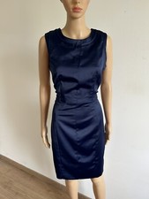 Robe bleue marine satinée