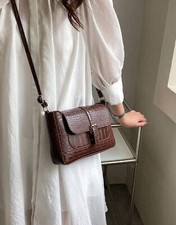 Sac A Rabat A Bandoulière Marron Brun Foncé Croco Femme En Simili Cuir Ajustable
