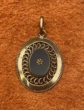 très beau médaillon