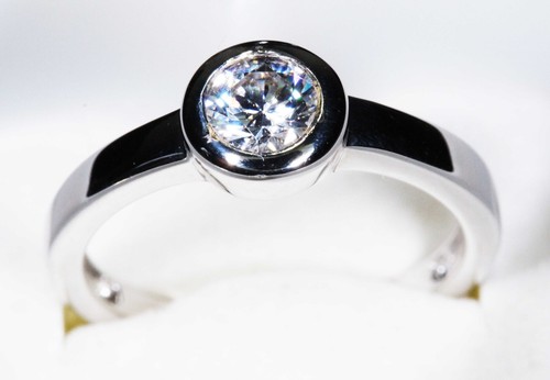 Bague en argent - ---,