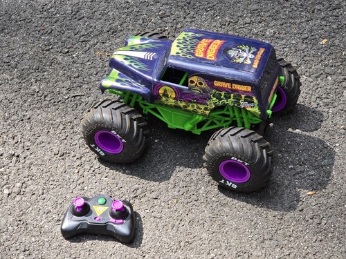 Monster jam grave digger - digger, full