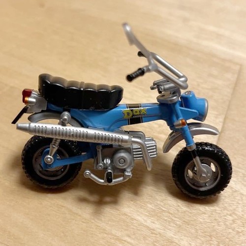 Echelle honda dax bleu - echelle, 1/24