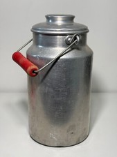 Pot à lait en aluminium 2 litres ancien poignée bois rouge, bidon vintage, vase