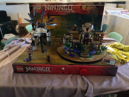 Lego vitrine set - set, 70749/70748