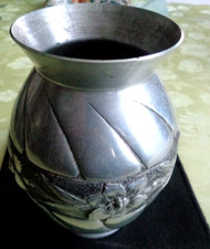 vase etain art deco signé