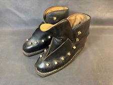 Ancienne paire chaussures de ski en cuir FIT SPORT GRENOBLE déco chalet montagne