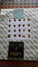 Lot de  20 Pin's sans attaches thème les mongolfieres plus un coffret