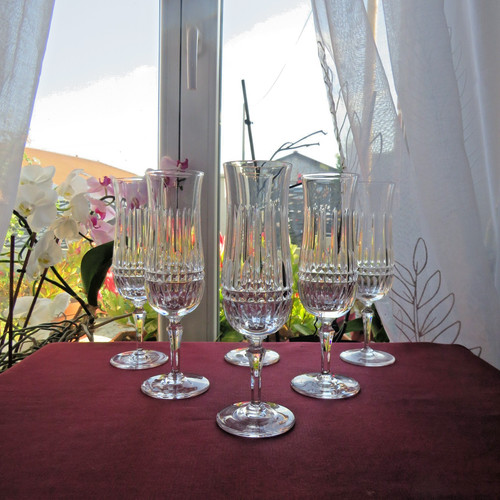 Flutes champagne en - flutes, a
