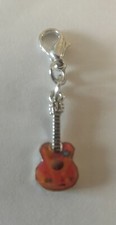 PENDENTIF guitare - marque