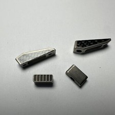 Audemars Piguet Paire Of Carbon And Titane Pousseurs pour Royal Oak Chronographe