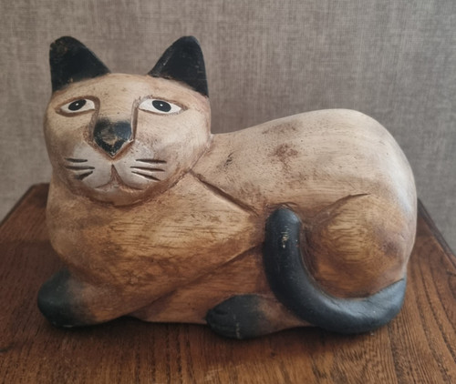 Statue chat couché bois - en,