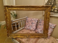 Grand Cadre En Bois et Stuc