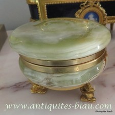 Boite ronde en Onyx et Bronze