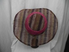 Chapeau en paille de Madagascar dans les tons Rose, Jaune et Beige