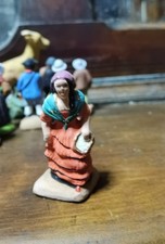 Santons de provence La tzigane est la femme au tambourin.7cm