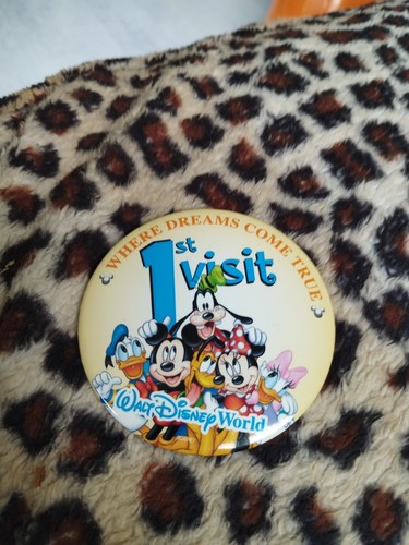 Badge disney 1st - , visit